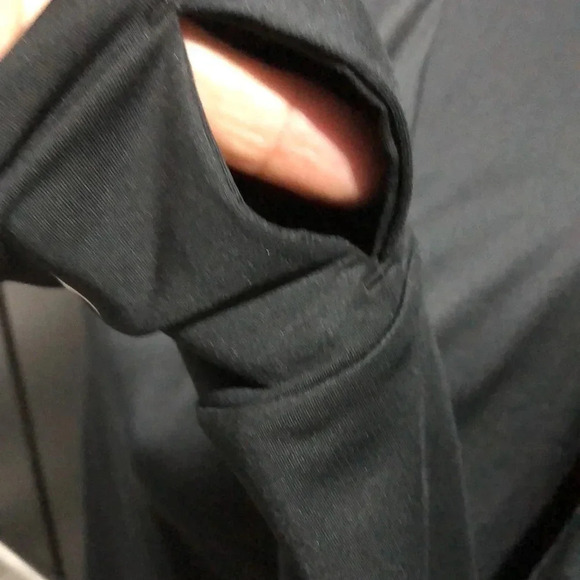 Nike Dri-Fit base layer round neck long sleeve athletic top, thumb holes, - Picture 4 of 9